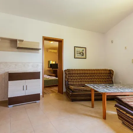 別荘 Quiet 2 Bedroom In Dafinka Ik ブルガス