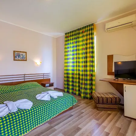 Quiet 2 Bedroom In Dafinka Ik 別荘 *