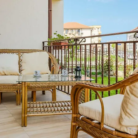 別荘 Quiet 2 Bedroom In Dafinka Ik *