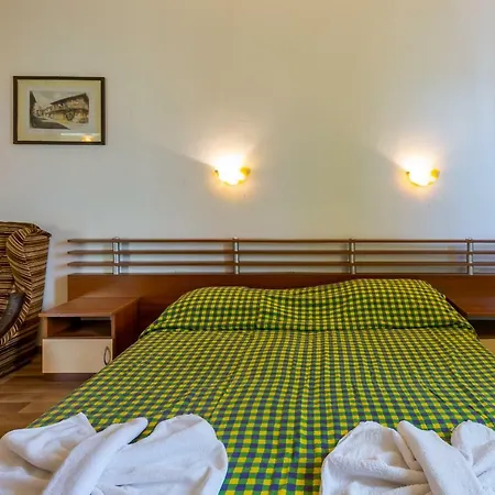 Quiet 2 Bedroom In Dafinka Ik 別荘 ブルガス
