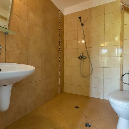 Quiet 2 Bedroom In Dafinka Ik بيت للعطل