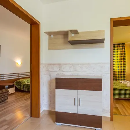別荘 Quiet 2 Bedroom In Dafinka Ik
